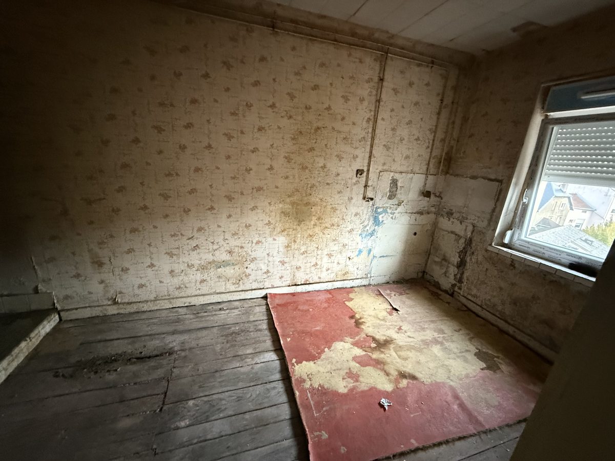 Salle d'eau d'origine, à refaire entièrement